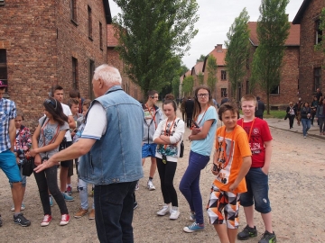 11236430_386708848190930_4012813706713438533_n